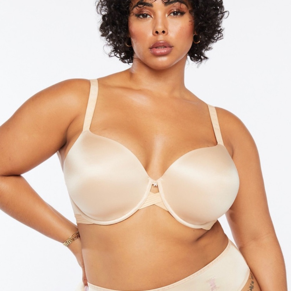 NWT Savage X Fenty T-Shirt Bra 👋🏼